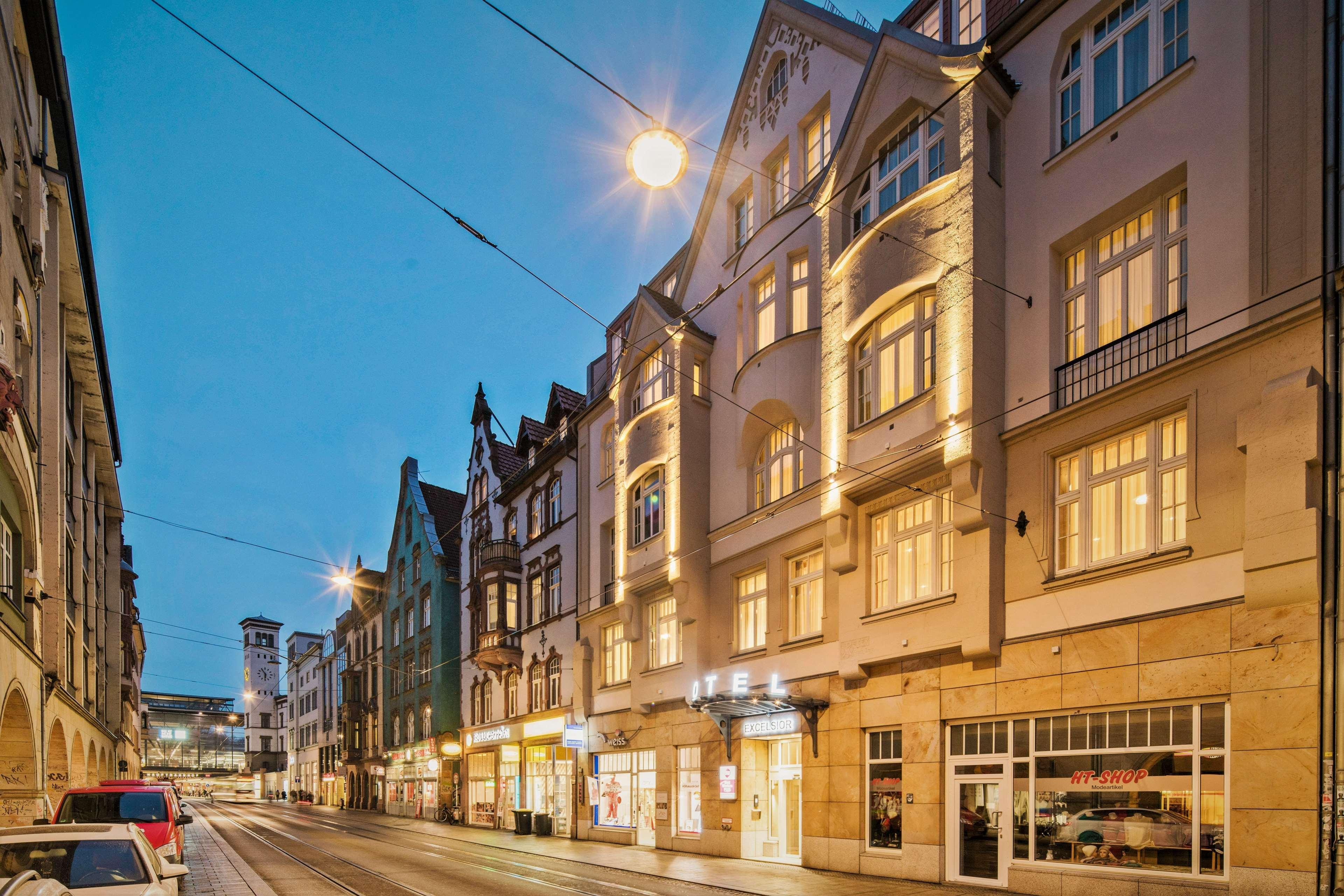 Western Excelsior Hotel 4*