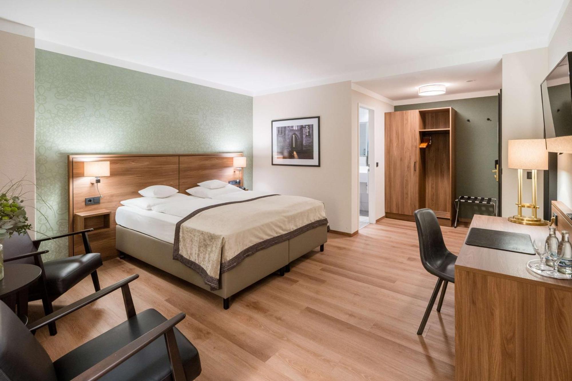 Hotel Western Excelsior 4*