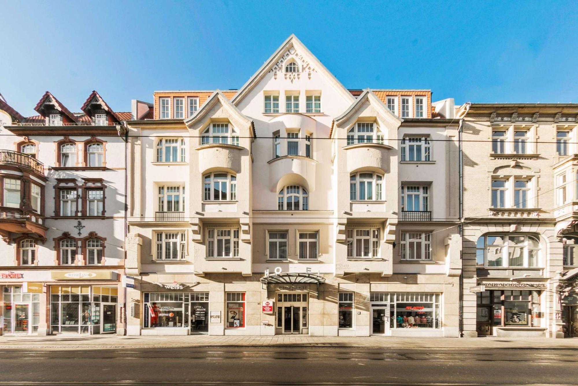 Western Excelsior