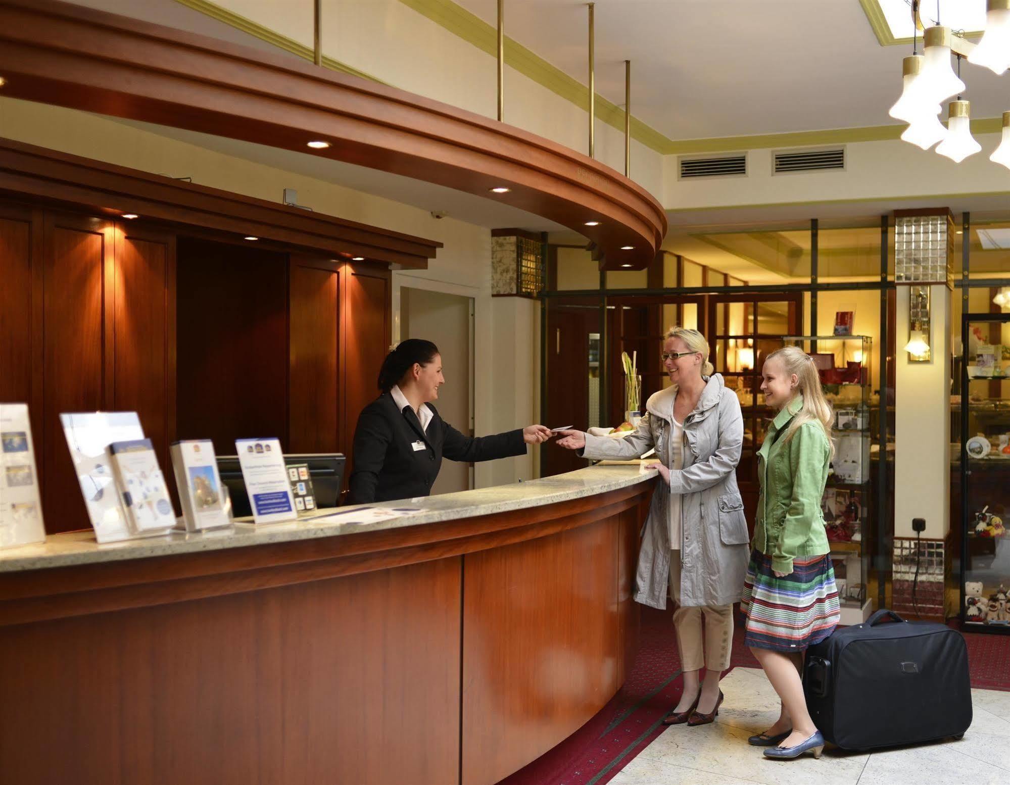 Western Excelsior Hotel